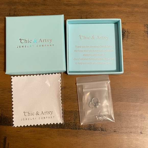 CHIC & ARTSY Half Hoops Earrings 925 Sterling Silver Small Huggie Hoop Earrings - Picture 3 of 3